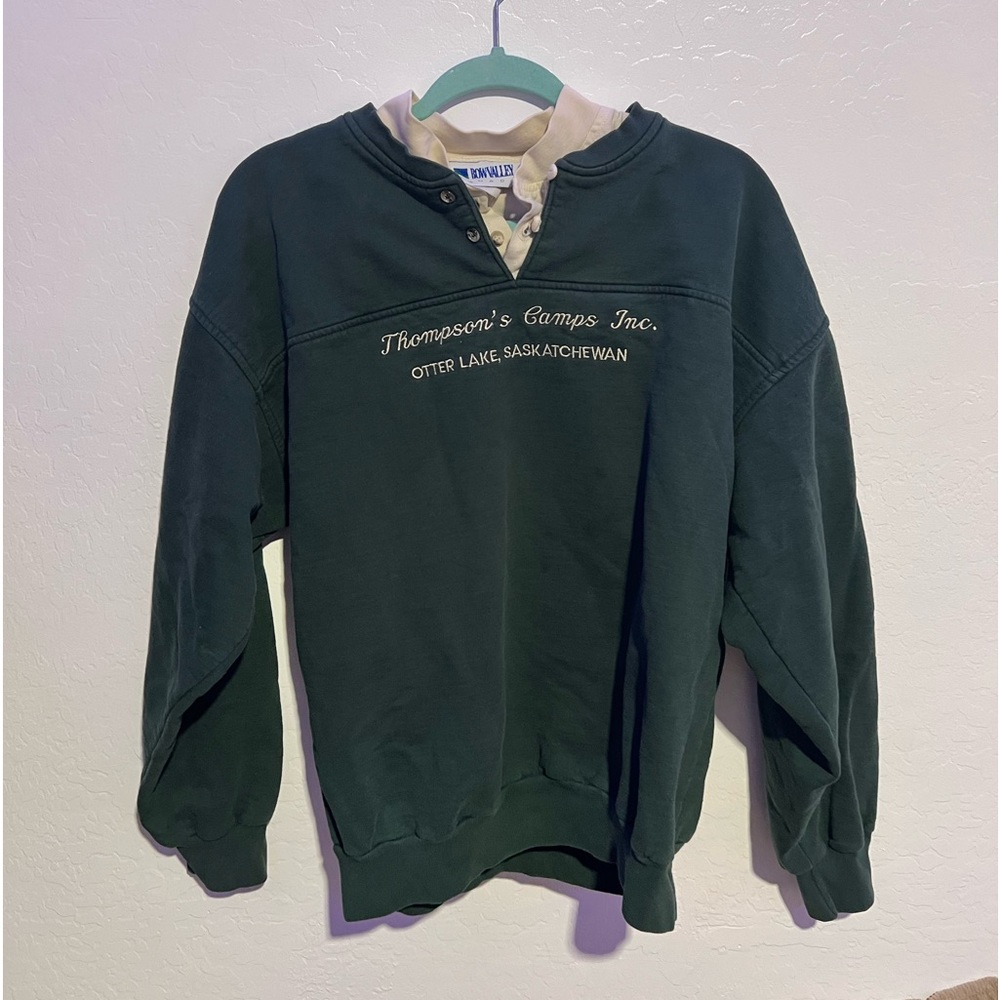 Green crewneck